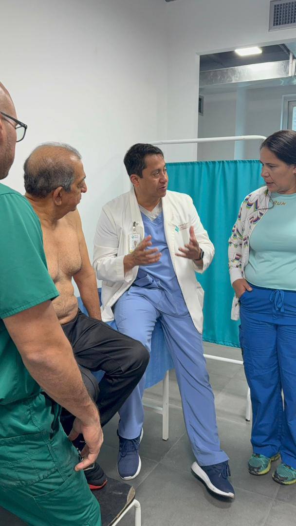 Dr. Robert Castillo - Quirófano